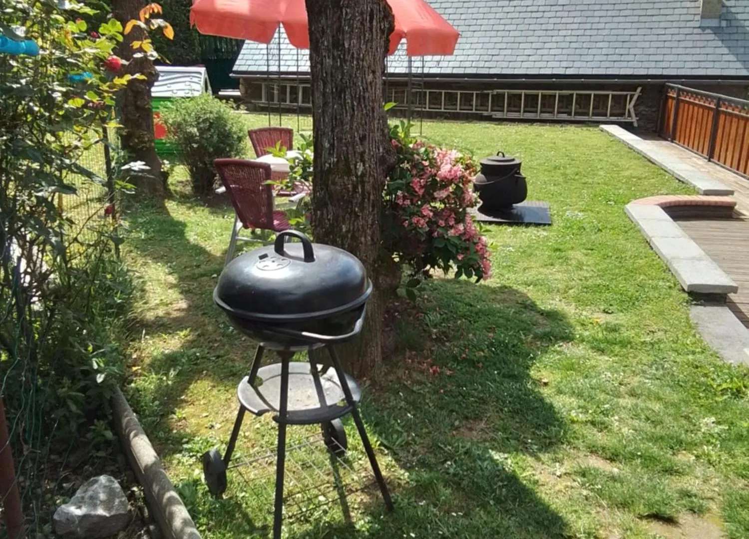 Petit Gite De Montagne Avec Jardin Et Terrasse Cazaux-Layrisse 0*,  Frankreich